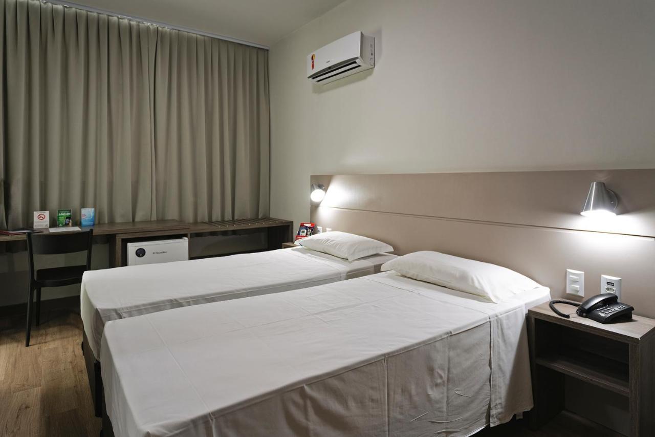 Hotel Valerim Itajai / Navegantes Zewnętrze zdjęcie